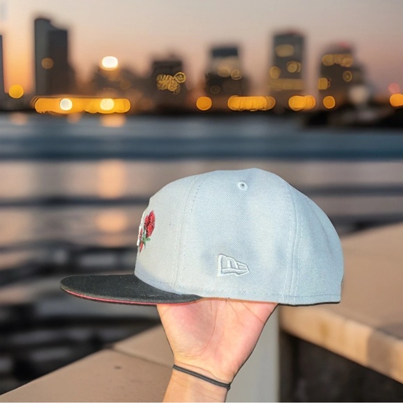 New Era Black Yankees & White White Sox Floral Patch Caps~Comes in two - Picture 2 of 8